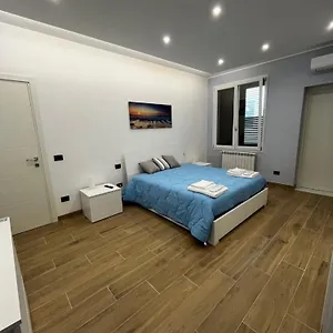 Appartement Paradiso, Augusta